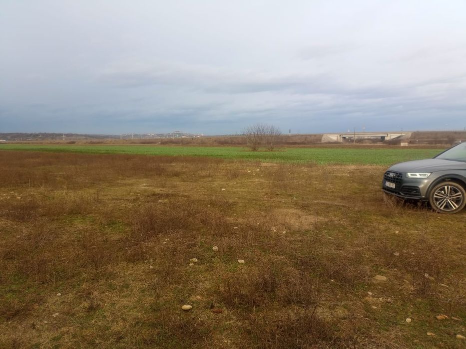 Vand teren intravilan 10.000mp