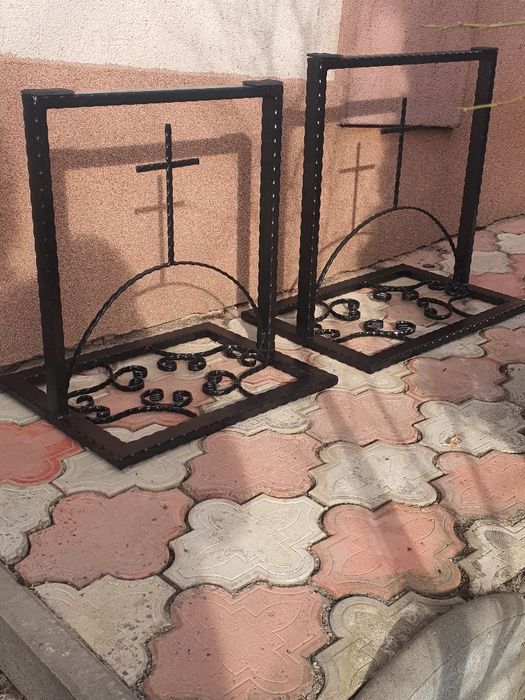 Catafalc , picioare pentru sicriu