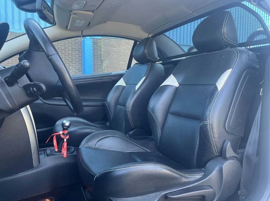 PEUGEOT 207 CC an 2010