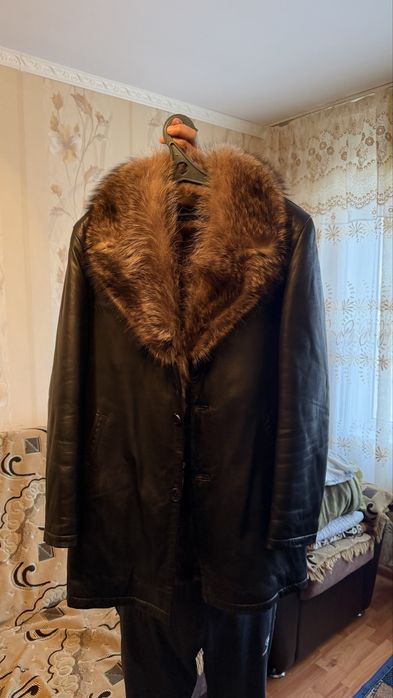 Пальто , волк, с воочей мехом , кожанная