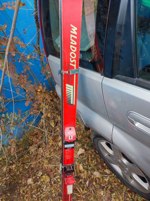 Ски Младост за декорация