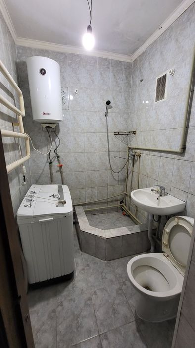 2 бөлмелі пәтер жалға беріледі.