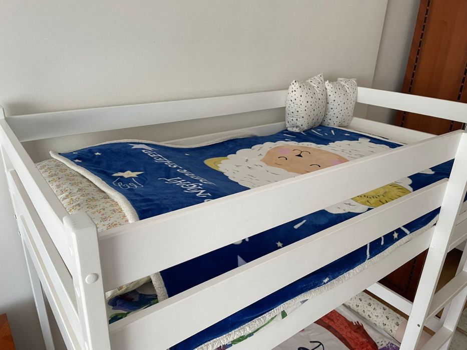 Двухъярусная кровать