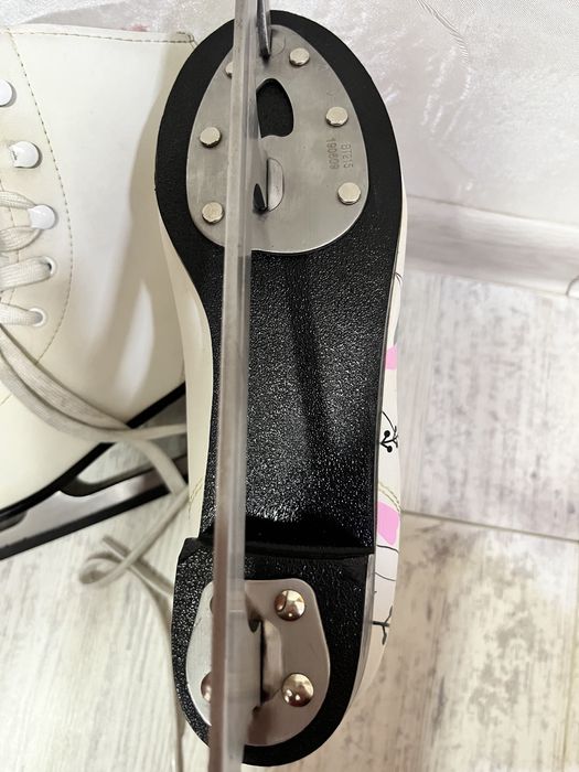 Фигурные коньки (любительские)