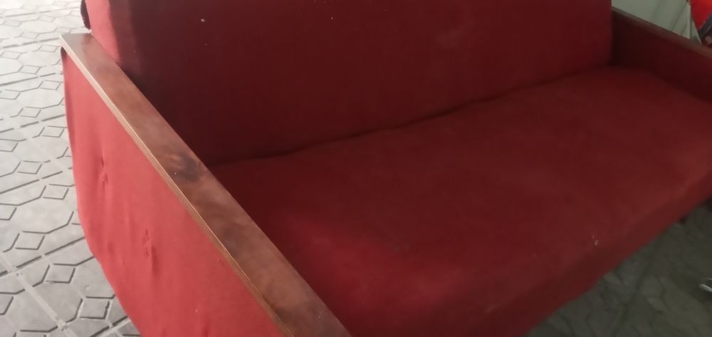 Продается диван с одкидиваюшим спинкойй