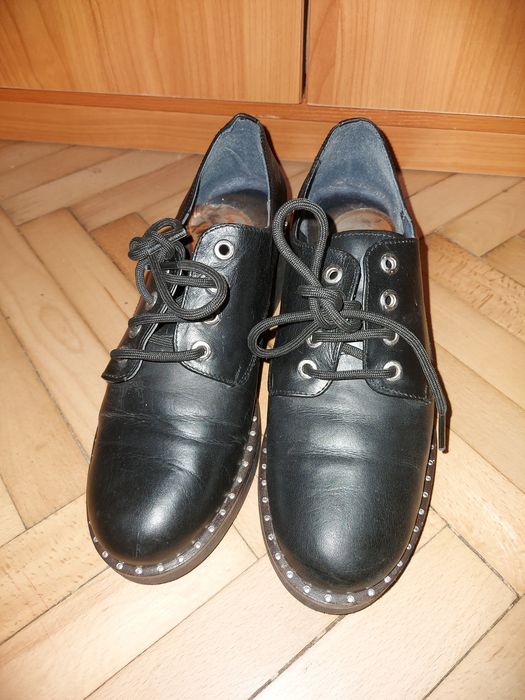 Pantofi din piele nr. 40