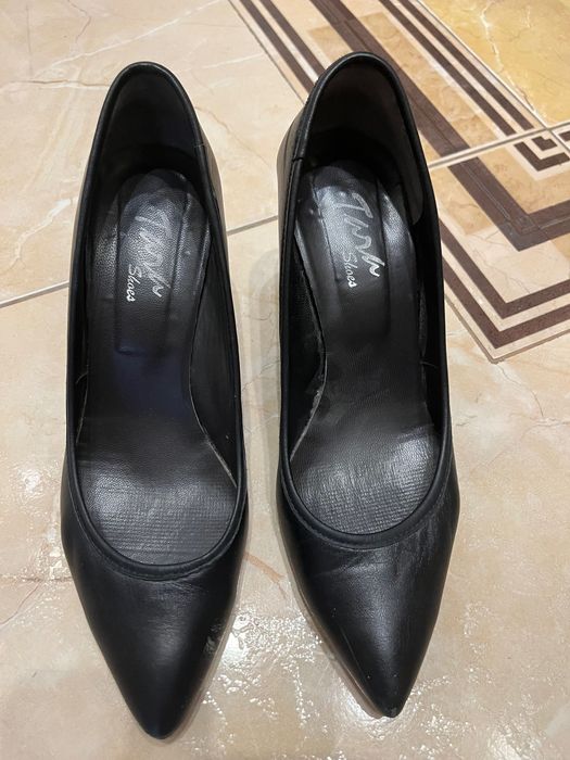 Официални обувки на ток