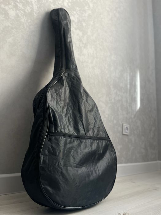 Акустическая гитара