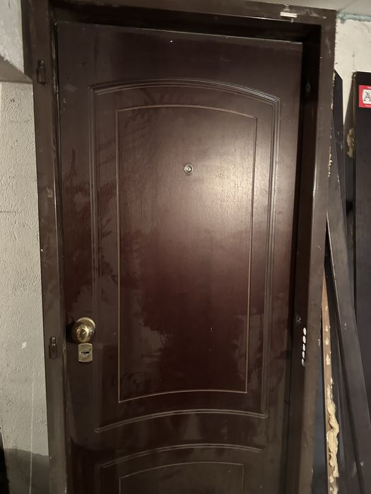 Блиндирана врата