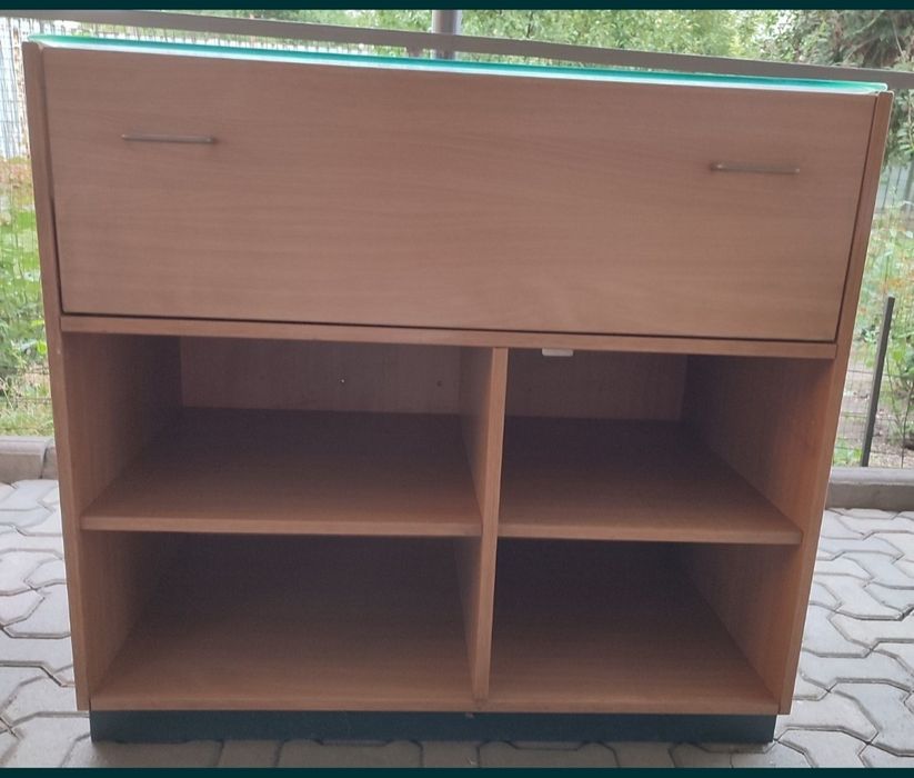 Витрины разные, для посуды/ювелирки, б/у