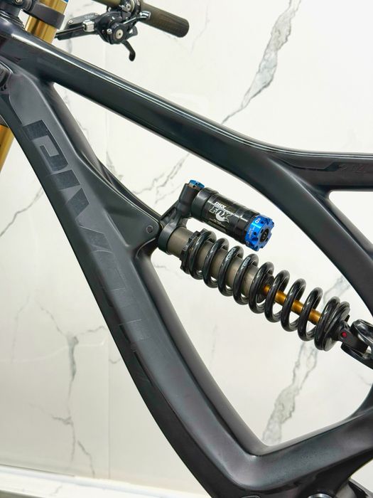 Висок клас велосипед за спускане Pivot Phoenix Carbon L 27.5