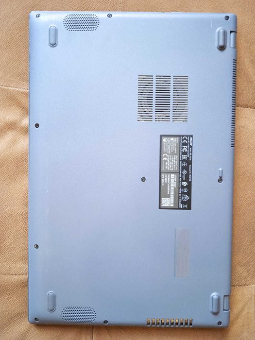 Asus X515EA 15.6" FHD Intel i3-1115G4 8GB 512 GB SSD отлична батерия