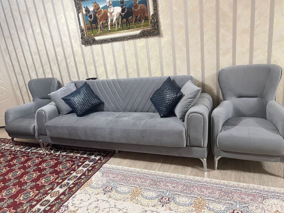 Турецкий диван с двумя креслами