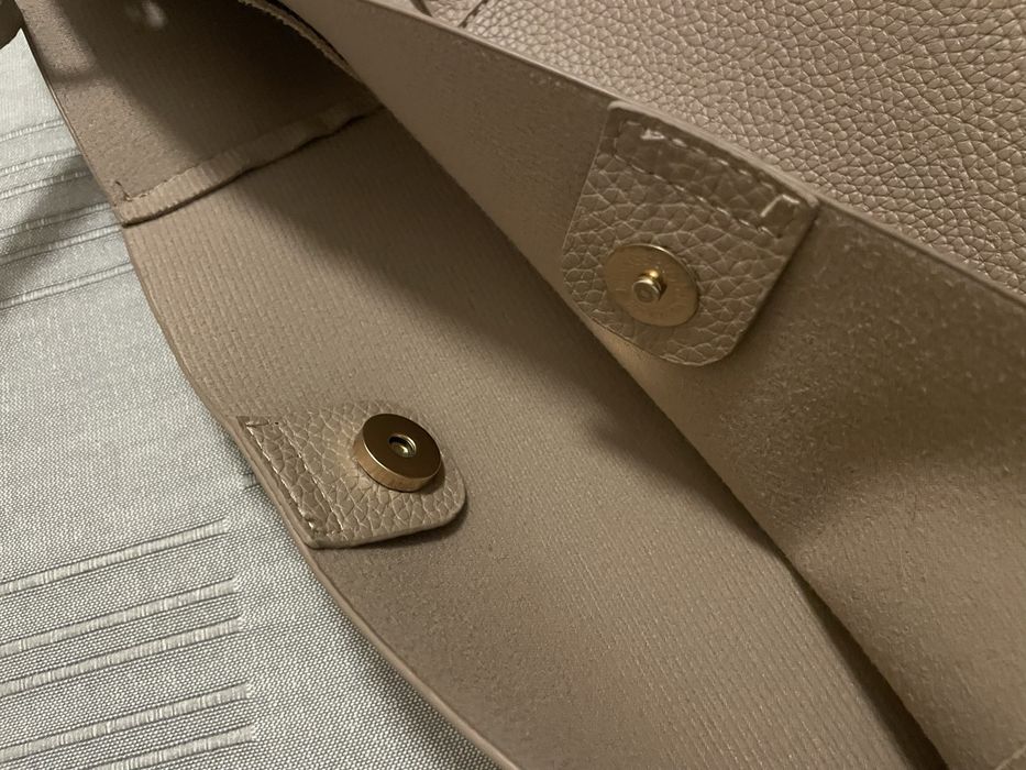 Бежова чанта за рамо