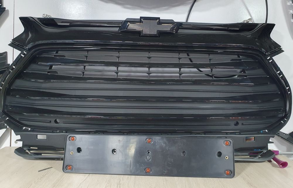 Trekor 2 oblisovka Premier Blek piano