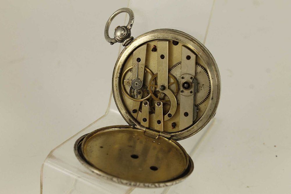 19 Век Швейцарски Джобен Сребърен Цилиндър С Ключе