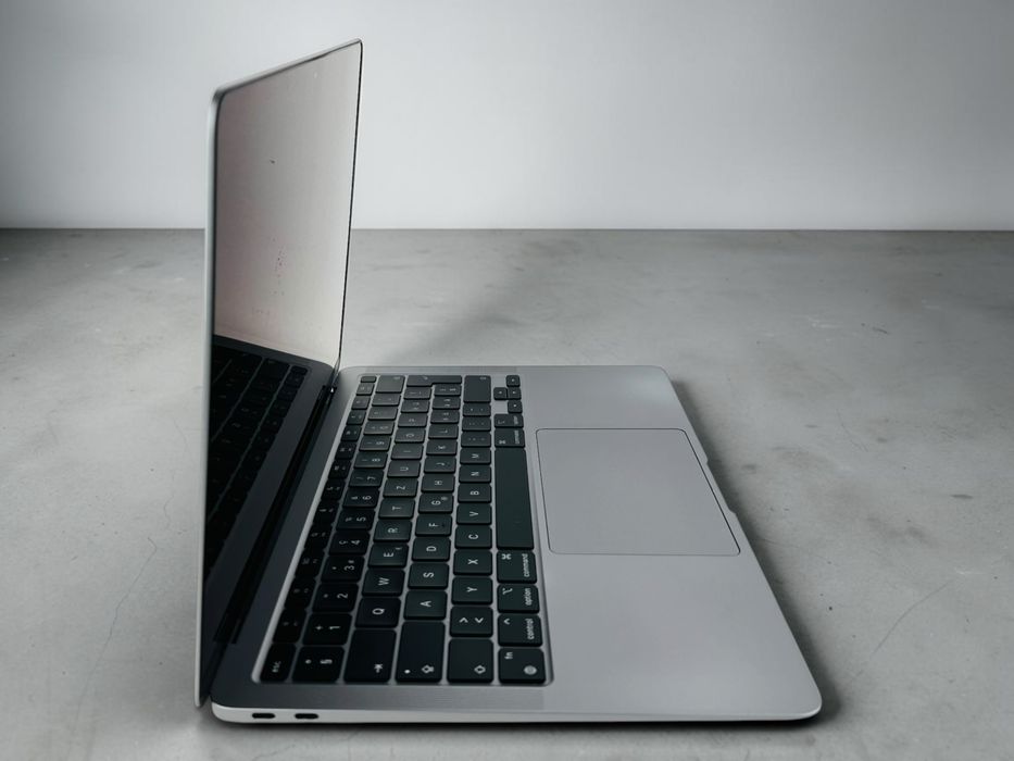 Apple MacBook Air 13 inch M1 16RAM 512GB Space Gray Отличен! Гаранция! — миниатюра 6
