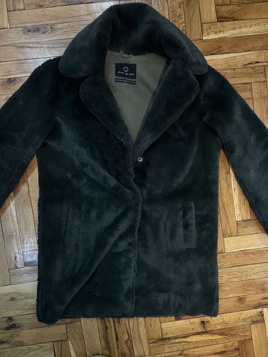 Маслено зелено палто