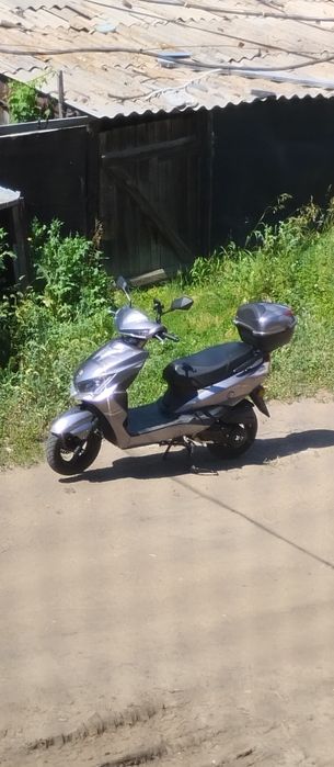 Продам скутер x7 m10