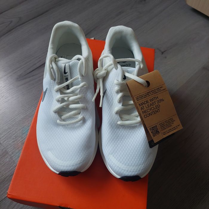 Нови маратонки Найк