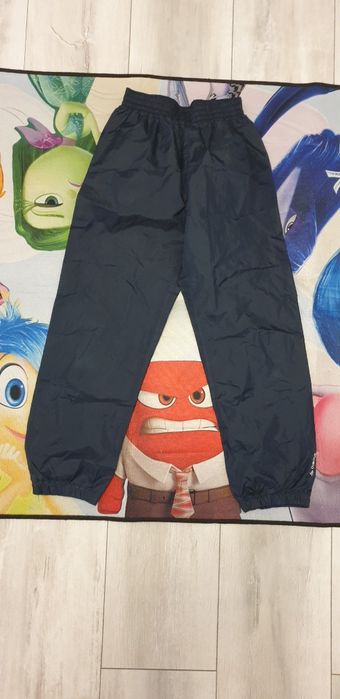 Costum pentru ploaie vant. Decathlon 5 ,6 ani