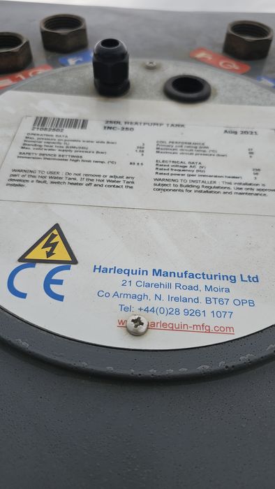 Бойлер 250л със серпентина за термопомпа 27kw