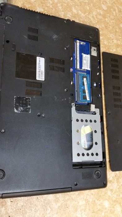 Laptop ACER Aspire E1-530G - РАБОТЕЩ ! - за ремонт или за части ...