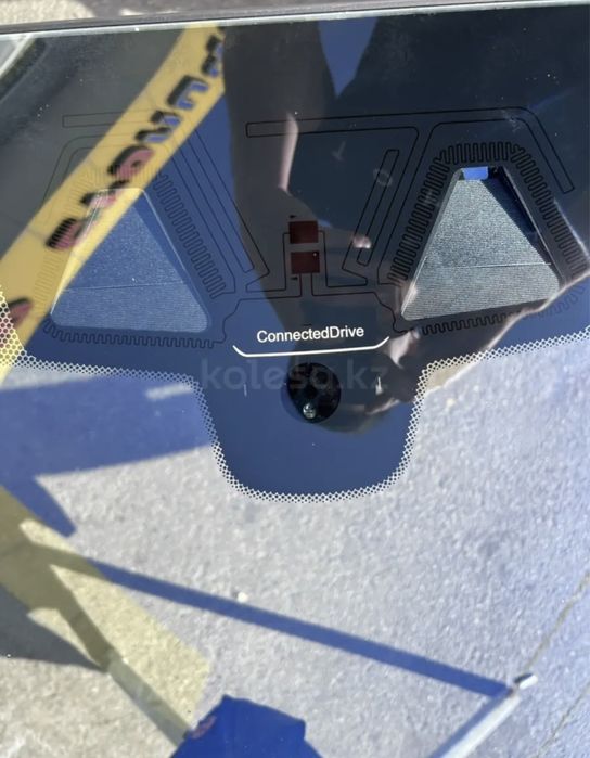 Лобовое стекло на BMW G30