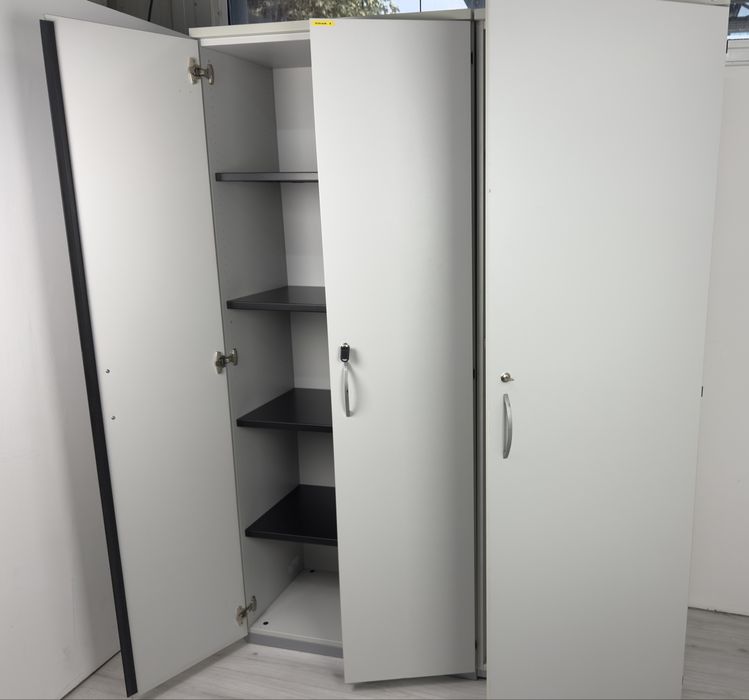 Немски офис шкаф за съхранение на папки книги и други материали