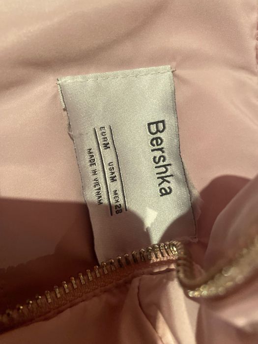 чисто ново яке bershka M
