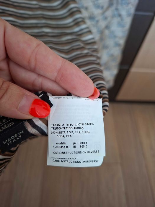 Копринен шал на Max Mara