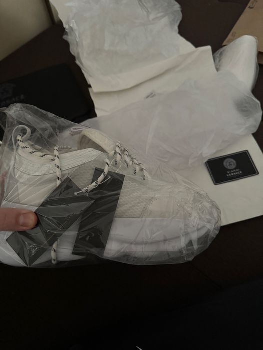 Versace chain reaction