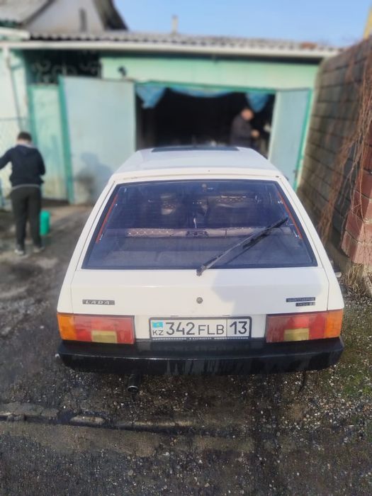 Машина ваз лада 2109