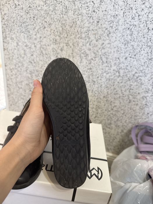 Школьный туфли .