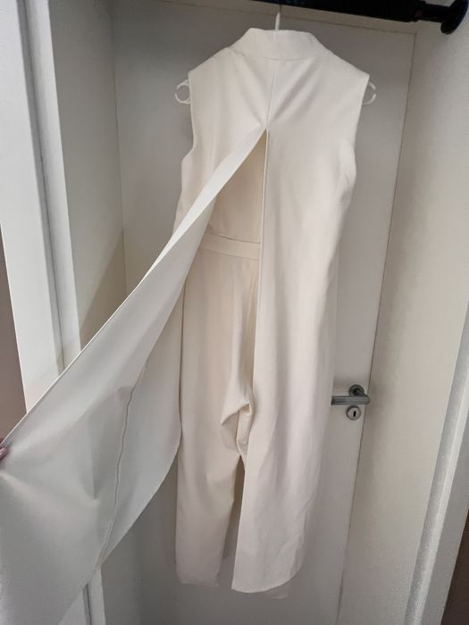 Бял гащеризон с наметало