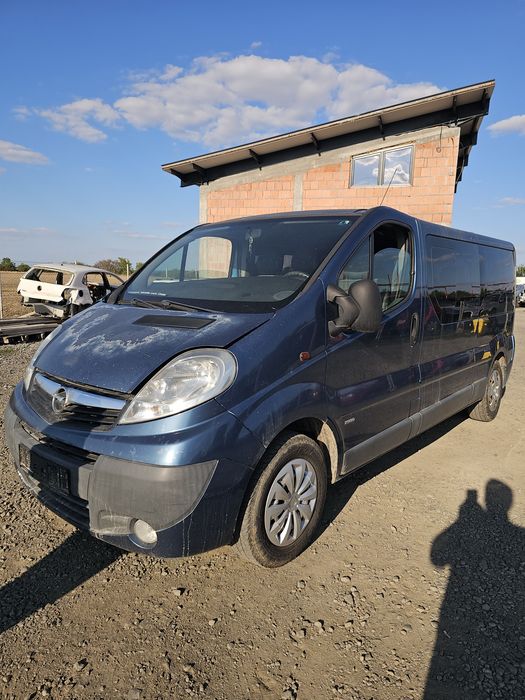 Dezmembrari piese opel vivaro renault trafic , lung 2007, 2,0 cdti, 84 kw, 8 locuri, albastru,