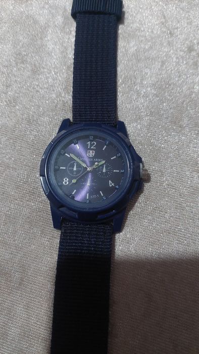 Часы новые наручные