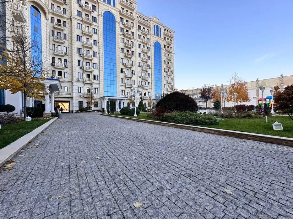 ЖК "Лондон" 4ком/4/10 124м2 с мебелью и техникой в самом элитном ЖК