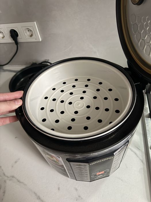 Мультиварка Redmond