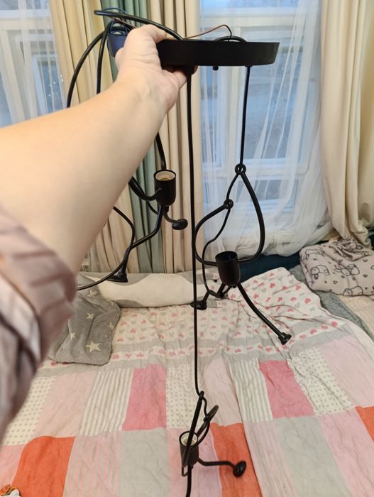 Люстра отдам современная