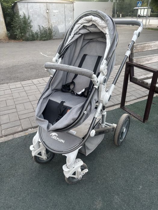 Продам коляску фирмы Teknum