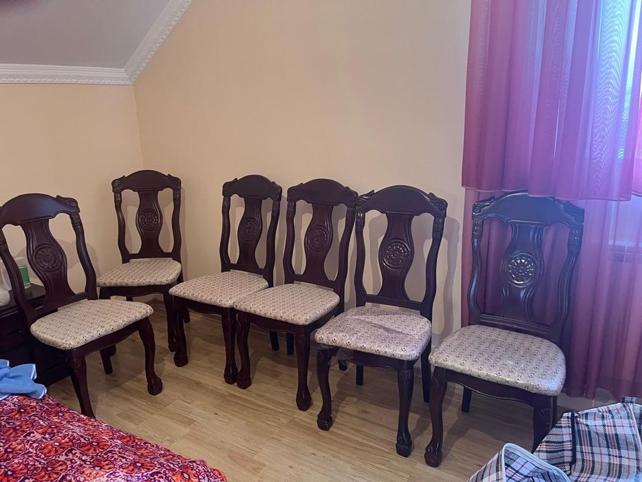 Продам стулья 10шт и стол