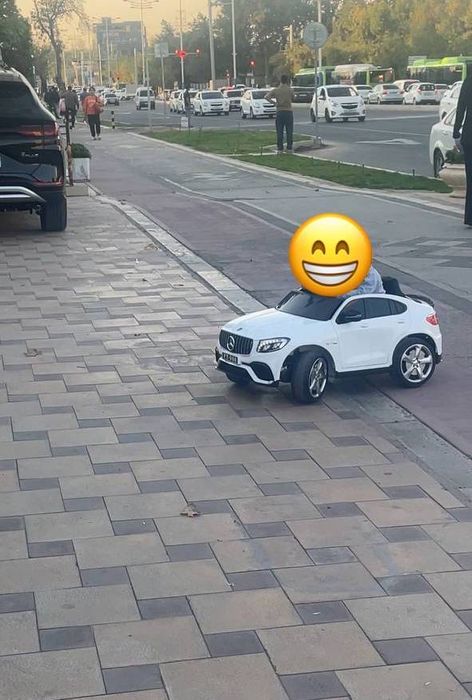 Продается детский электромобиль