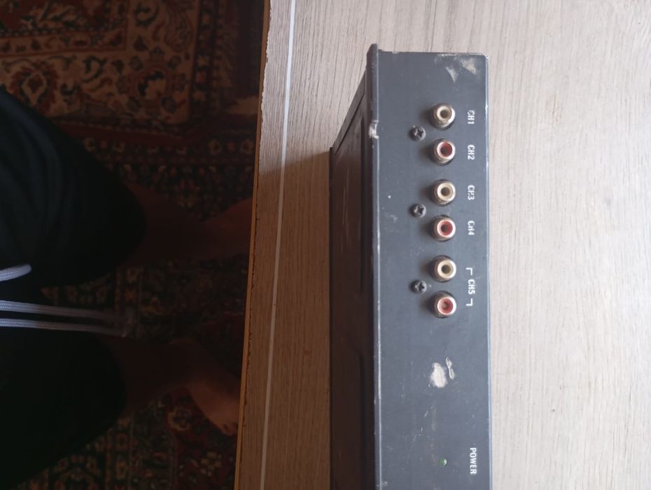 Vand Amplificator de sunet pt masina 600 lei negociabil