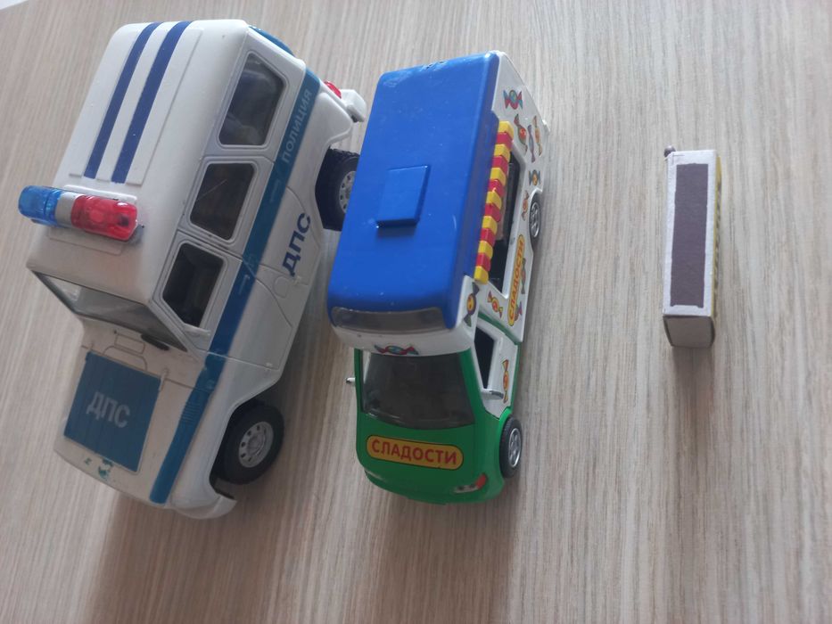 Машинки металик и пластик