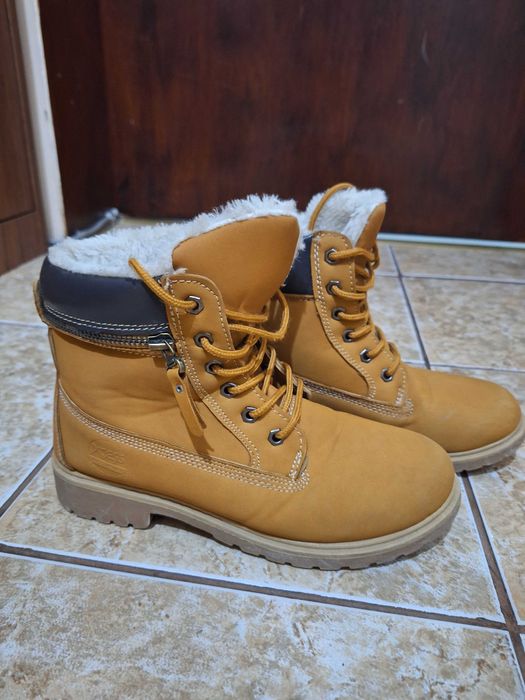 Зимни ботушки с каракул