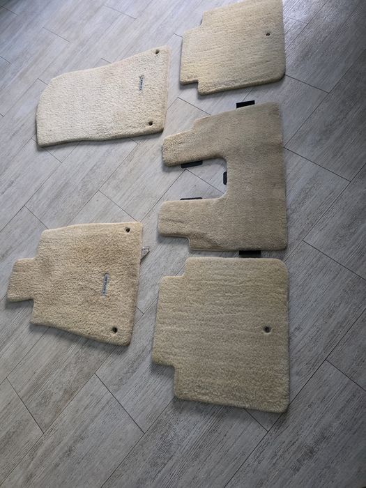 Продам ворсовые коврики Lexus (полный комплект