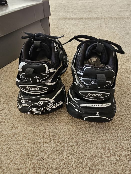 balenciaga track black grafitti 36