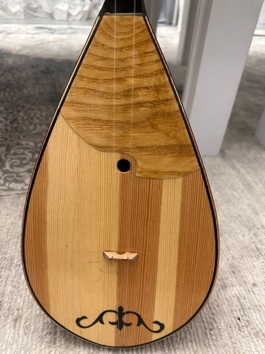 Домбра ручной работы