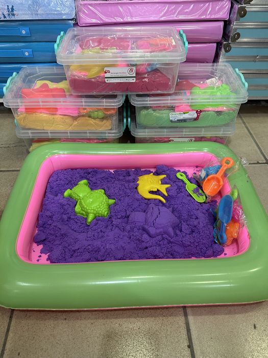 Кинетический песок для детей 2 кг + бассейн и формa Castrum Toys